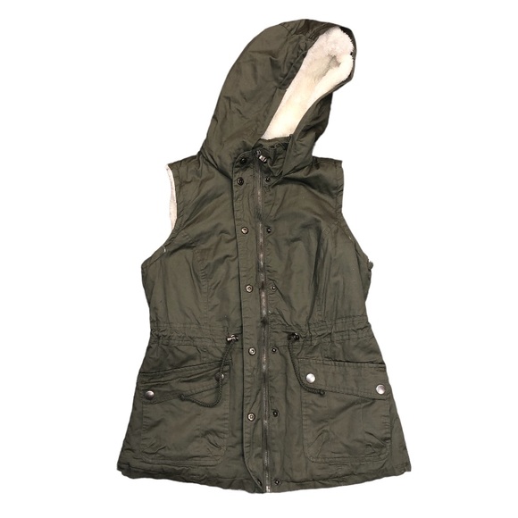 Nok Nok Vest Jacket - Picture 2 of 9